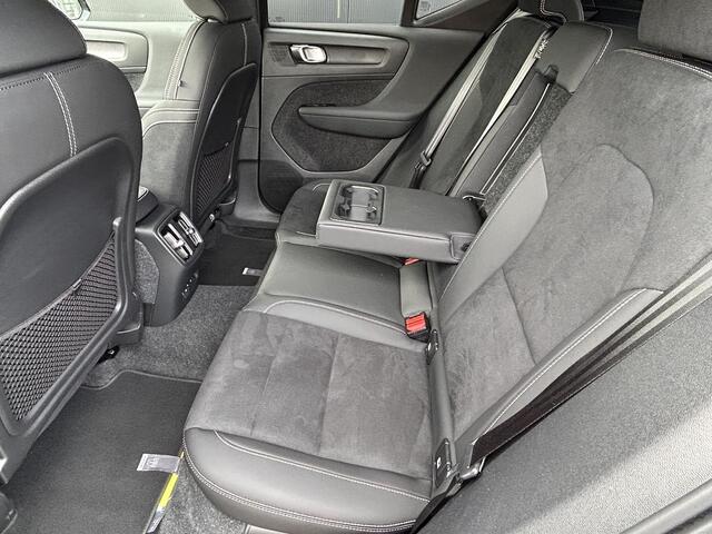 Volvo EX40 Single Motor Extended Range Plus 82 kWh Europa/ extra getint glas/ elektrische stoelen/ Nubuck bekleding / climate line