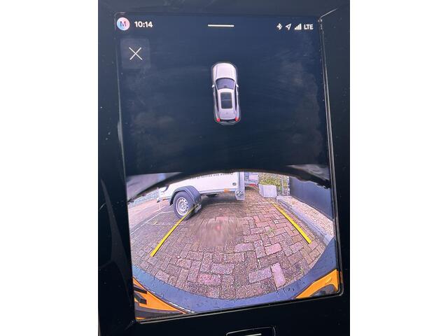 Volvo EX40 Single Motor Extended Range Plus 82 kWh Europa/ extra getint glas/ elektrische stoelen/ Nubuck bekleding / climate line