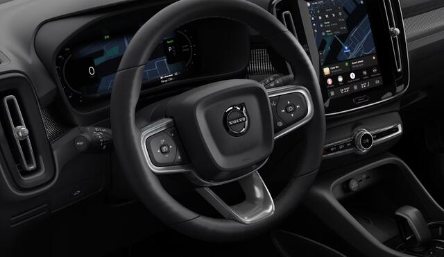 Volvo EX40 Twin Motor Ultra Black Edition Europa 82 kWh Panoramadak / Adaptive cruise control / 360 Camera / Elektrisch bedienbare stoelen met geheugen / Apple Carplay / Android auto /