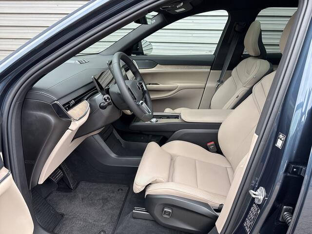 Volvo EX90 Twin Motor Ultra 7p. 111 kWh Uit voorraad leverbaar / Luchtvering / 7 zitplaatsen / Pilot assist-pakket /