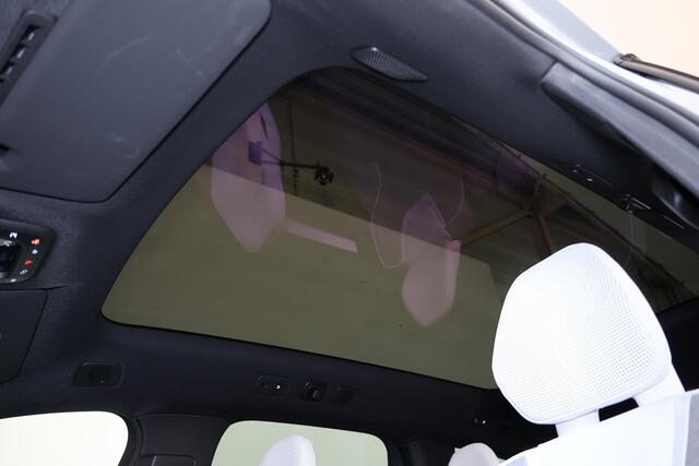 Volvo EX90 Performance Ultra 7p. 111 kWh - Luchtvering - Panoramadak - IntelliSafe Assist & Surround - 360º Camera - Bowers & Wilkins audio - Verwarmde voorstoelen, stuur & achterbank - Parkeersensoren voor & achter - Head up display - 22' LMV