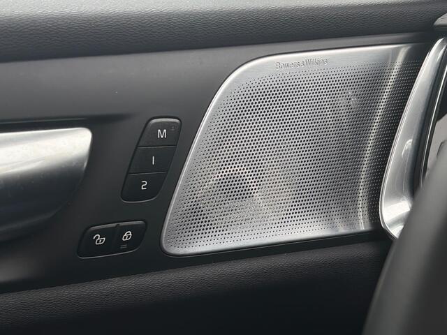 Volvo S60 2.0 Recharge T6 AWD Ultimate Dark | Trekhaak | Bowers & Wilkins | Head-Up Display | Panoramisch Schuif/-kanteldak | 360 Camera | Memory Seats | Adaptive Cruise Control | BLIS | All-Season Banden |