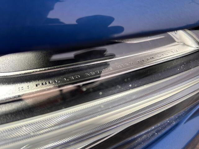 Volvo S60 2.0 Recharge T8 AWD R-Design | Panorama | Leder | LED | Trekhaak | Full Options! |