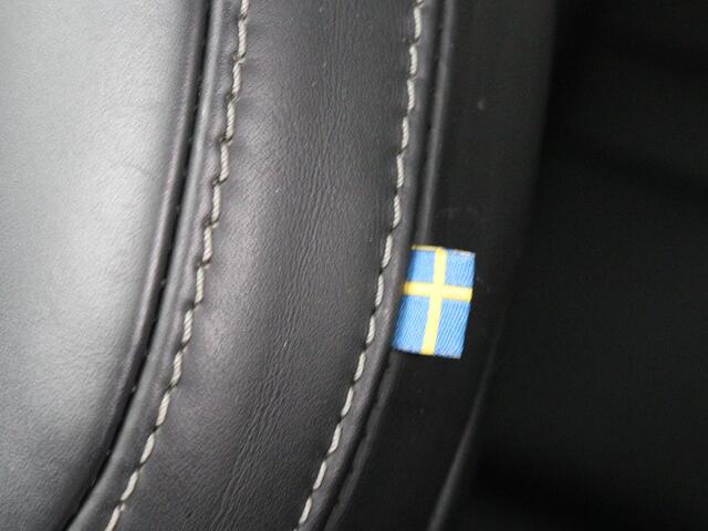 Volvo S60 2.0 Recharge T8 AWD R-Design | Panoramadak | Stoelventilatie | Head-Up | Leder | 360 Camera | Massage | Adaptive cruise | Trekhaak | Achterbankverwarming | Carplay | Harman/Kardon | PHEV | Plug In