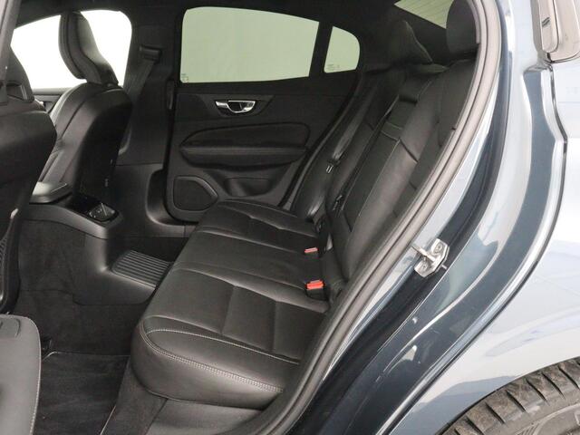 Volvo S60 2.0 Recharge T8 AWD R-Design | Panoramadak | Stoelventilatie | Head-Up | Leder | 360 Camera | Massage | Adaptive cruise | Trekhaak | Achterbankverwarming | Carplay | Harman/Kardon | PHEV | Plug In