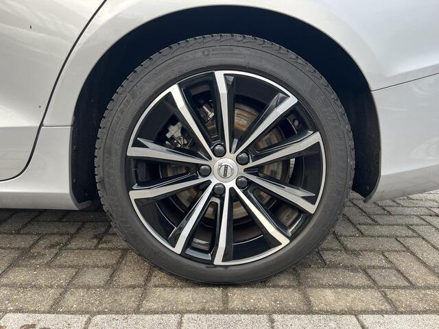 Volvo S60 Recharge T6 AWD Core | 18 Inch Velgen | Keyless Entry | Luchtfilter |