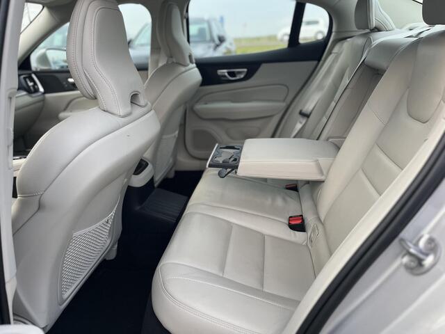 Volvo S60 Recharge T6 AWD Core | 18 Inch Velgen | Keyless Entry | Luchtfilter |