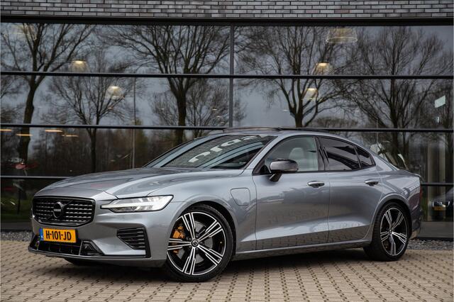 Volvo S60 2.0 T8 AWD Twin Engine R-Design , Panoramadak, Harman/Kardon, Head-up display, Trekhaak,