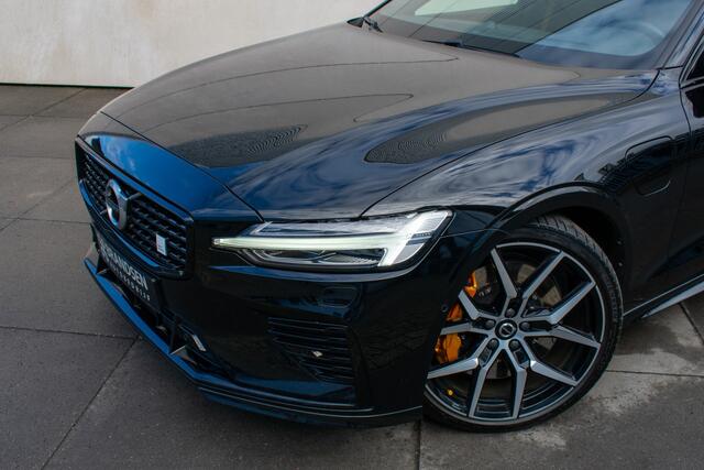 Volvo S60 2.0 T8 AWD Polestar Engineered Pano-B&W-keyless-20''-Carplay-ACC-