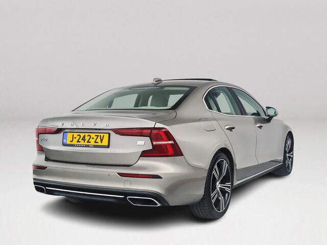 Volvo S60 Recharge T8 AWD Inscription | Panoramadak | Parkeercamera | Stoel- en Stuurverwarming | Trekhaak