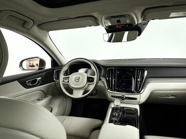 Volvo S60 Recharge T8 AWD Inscription | Panoramadak | Parkeercamera | Stoel- en Stuurverwarming | Trekhaak