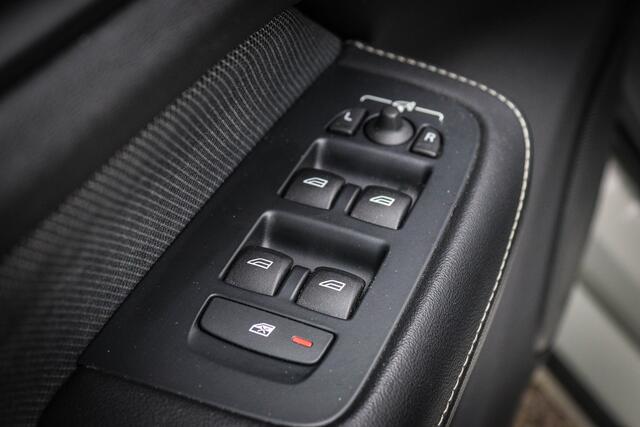 Volvo S60 2.0 B4 R-Design Navi/Camera/Leder/Trekhaak