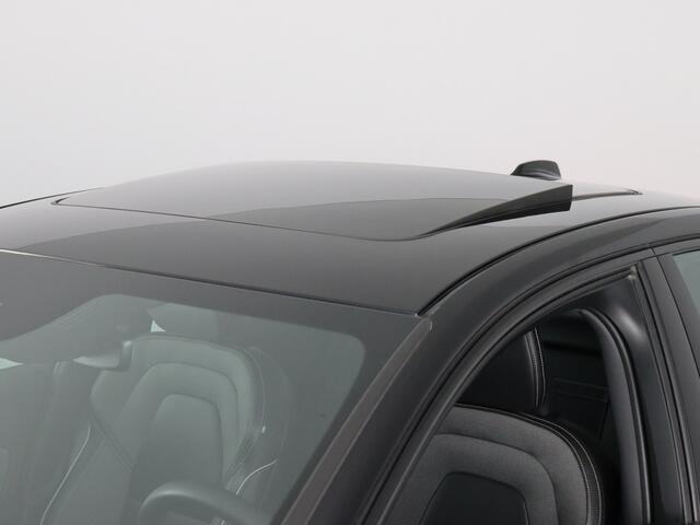 Volvo S60 2.0 Recharge T8 AWD R-Design SOH 98% (Trekhaak / Pano / Camera / H&K / Cruise / Stoel-Stuurverw.)