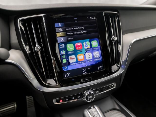 Volvo S60 2.0 T4 R-Design 190Pk Automaat (VIRTUAL COCKPIT, APPLE CARPLAY, GROOT NAVI, MEMORY SEATS, CAMERA, LEDER, SPORTSTOELEN, GETINT GLAS, PARKEERSENSOREN, NIEUWSTAAT)