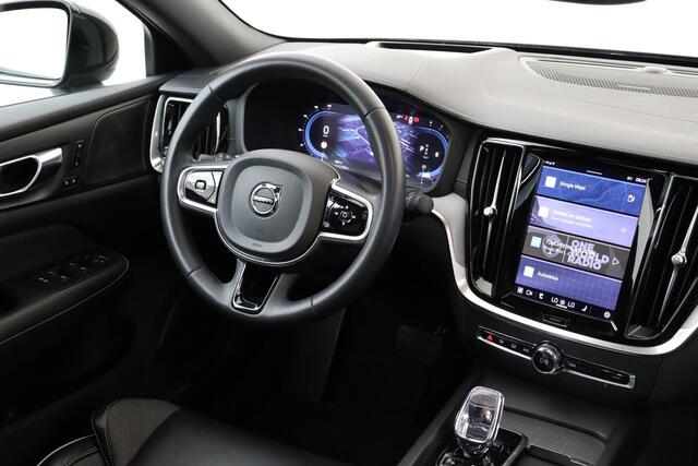 Volvo S60 B4 (M-HYBRID) ULTIMATE DARK -PANO.DAK|HARMAN/KARDON|HEAD-UP DISP.|MEMORY-SEATS|CAMERA|BLACK.BADGE|SPORTCHASSIS|SPORTSTOELEN|20"