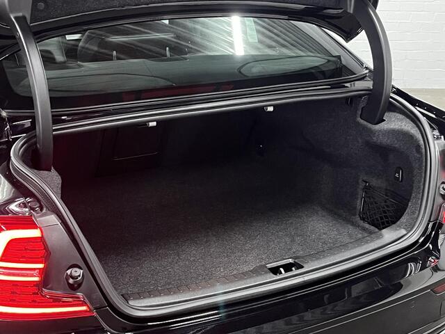 Volvo S60 2.0 Recharge T8 AWD R-Design *Long Range* Adapt. cruise | Stoel-/stuurverwarming | Carplay | Camera | Memory seats | Navigatie