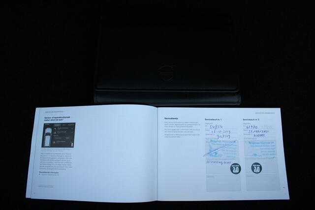 Volvo S90 2.0 T4 Momentum+ | Leder | Apple carplay/Android Auto | Parkeersensoren | Navigatie | Voorstoelen verw.|