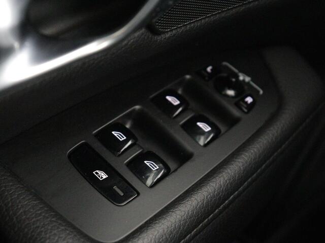 Volvo S90 2.0 T5 Momentum | Adaptive cruise | Leder | Full-LED | Stoelverwarming | Climate control | PDC | Trekhaak wegklapbaar