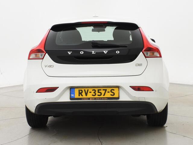 Volvo V40 2.0 D2 120 PK EURO 6 + NAVIGATIE