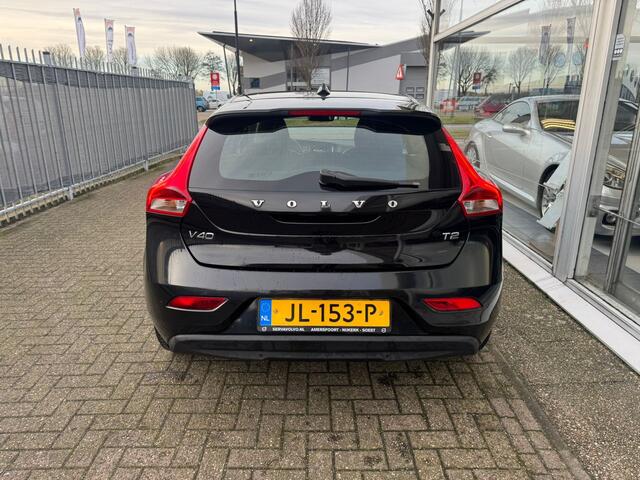 Volvo V40 2.0 T2 Momentum | Airco | Cruise control | Dakspoiler | Start/ Stop systeem | Elektrische ramen | APK t/m 17-08-2025 | NAP |
