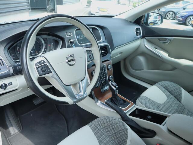 Volvo V40 1.5 T2 Nordic+ | Clima | Adapt. Cruise | Intellisafe | Navi Full Map | LED | Stoelverw. | Multimedia | Standkachel |