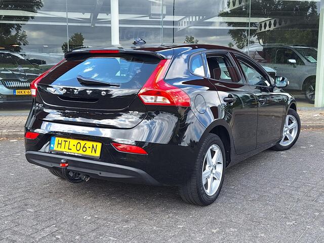 Volvo V40 2.0 T2 Momentum | Full LED | Trekhaak 1500kg | Climate | Navi | CC | Zeer mooi! | occasion