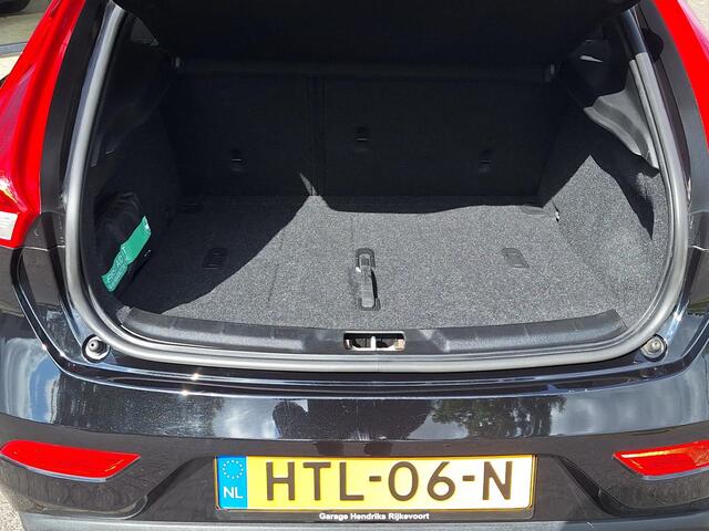 Volvo V40 2.0 T2 Momentum | Full LED | Trekhaak 1500kg | Climate | Navi | CC | Zeer mooi! | occasion