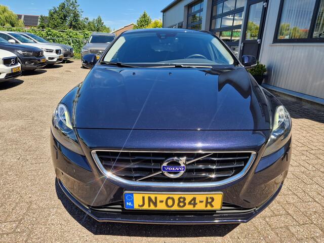 Volvo V40 1.5 T3 Momentum Camera | Verwarmd stoelen | Automaat