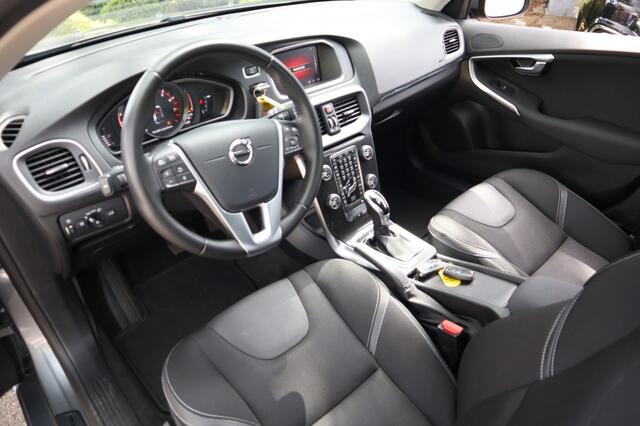 Volvo V40 1.5 T2 Polar+ | navi/BT | cruise | led | dealer oh | NL | boekje