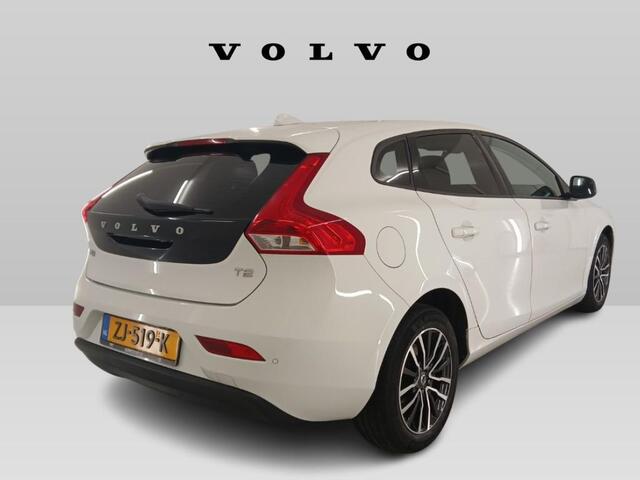 Volvo V40 T2 POLAR + AUTOMAAT | Multi media | spraakbediening telefoon en Navigatie | Stoelverwarming |