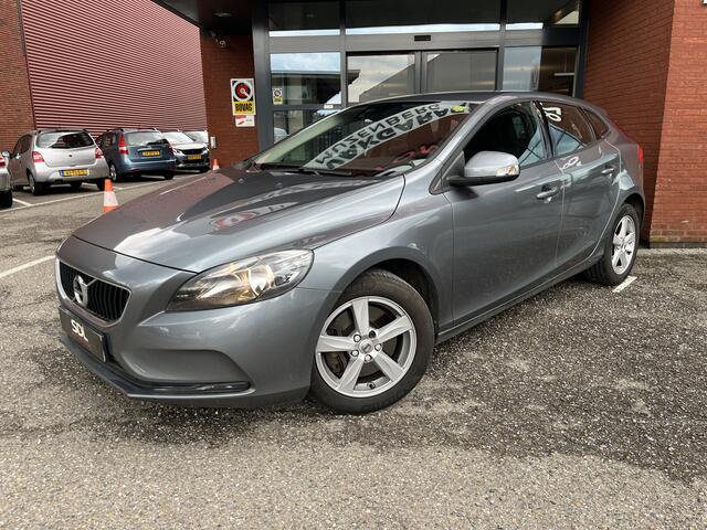 Volvo V40 1.5 T2 Momentum // CRUISE CONTROL // CLIMA // NAVI // PARKEERSENSOREN // TREKHAAK //