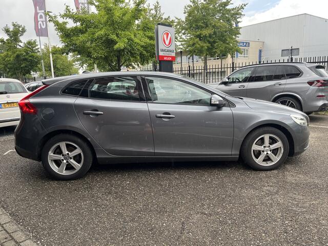 Volvo V40 2.0 T2 Nordic // CRUISE // CLIMA // CAMERA+SENSOREN // NAVI // STOELVERWARMING //