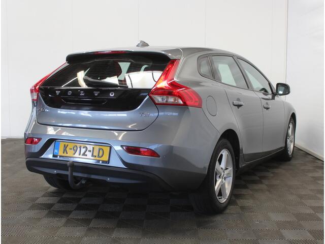 Volvo V40 1.5 T2 Momentum CLIMATE | LED | AFN TREKHAAK | LMV | CRUISE | AUTOMAAT