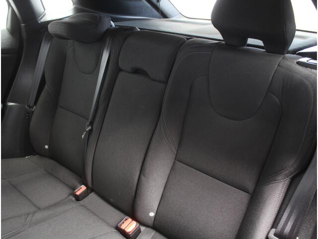 Volvo V40 1.5 T2 Momentum CLIMATE | LED | AFN TREKHAAK | LMV | CRUISE | AUTOMAAT