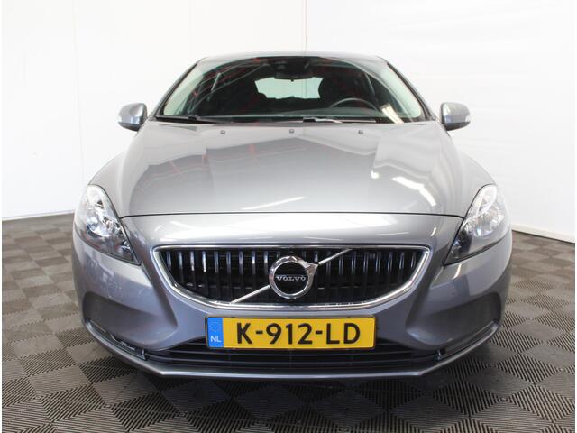 Volvo V40 1.5 T2 Momentum CLIMATE | LED | AFN TREKHAAK | LMV | CRUISE | AUTOMAAT