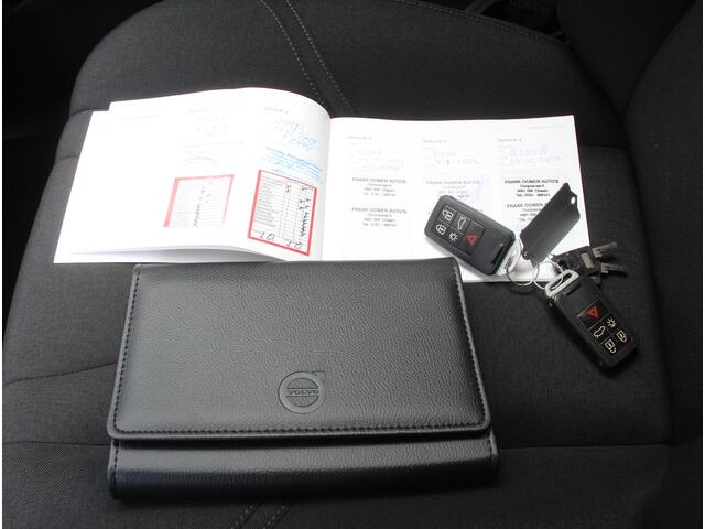 Volvo V40 1.5 T2 Momentum CLIMATE | LED | AFN TREKHAAK | LMV | CRUISE | AUTOMAAT