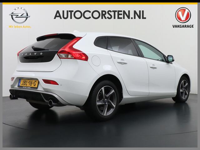 Volvo V40 2.0T Dual-Ecc Pdc 16" Licht-Regensensor Cruise Bluetooth Momentum Autonomous Emergency Braking Brake Assist System Privacy Glas Isofix 1500kg Trekvermogen! hoofdsteunen anti-whiplash Bots herkenning systeem EURO6