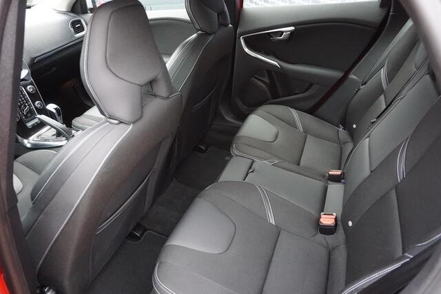 Volvo V40 T2 Nordic+ | Full Led | Standkachel | Stoelverwarming | Verwarmbare voorruit | Styling Pack |