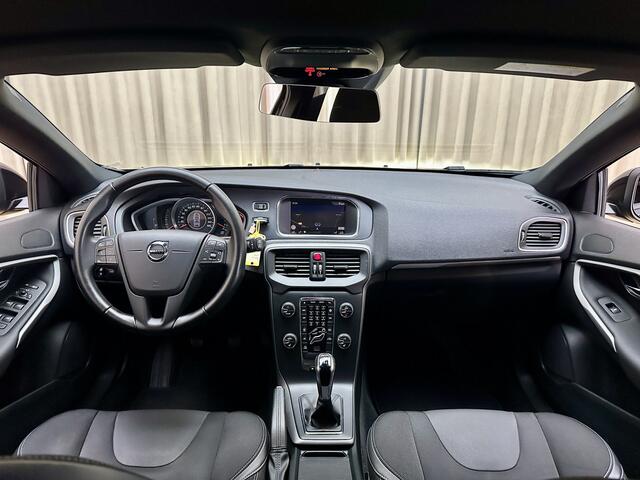 Volvo V40 2.0 T2 *R-Design* Facelift / 1/2 Leder / Stoelverwarming / Camera / LED / Navi / Cruise Control / 17"LMV