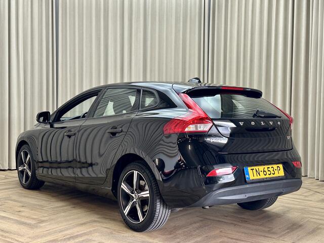 Volvo V40 2.0 T2 *R-Design* Facelift / 1/2 Leder / Stoelverwarming / Camera / LED / Navi / Cruise Control / 17"LMV