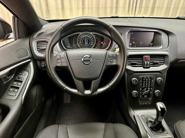 Volvo V40 2.0 T2 *R-Design* Facelift / 1/2 Leder / Stoelverwarming / Camera / LED / Navi / Cruise Control / 17"LMV