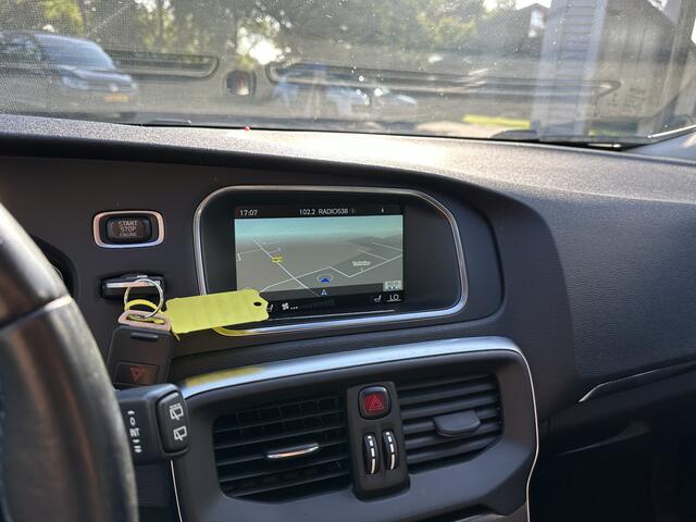 Volvo V40 2.0 T2 Momentum Xenon/Navigatie/Stoelverwarming/PDC