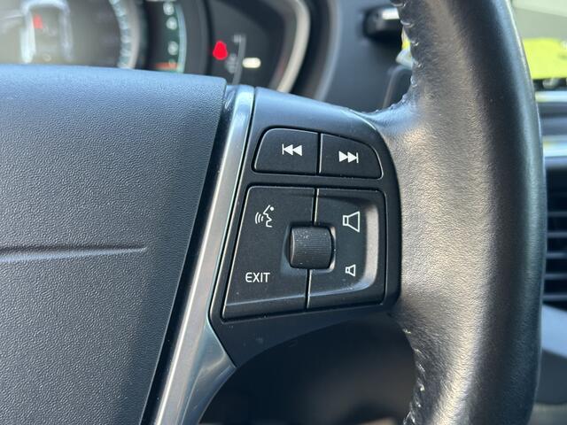 Volvo V40 2.0 T2 Momentum Xenon/Navigatie/Stoelverwarming/PDC