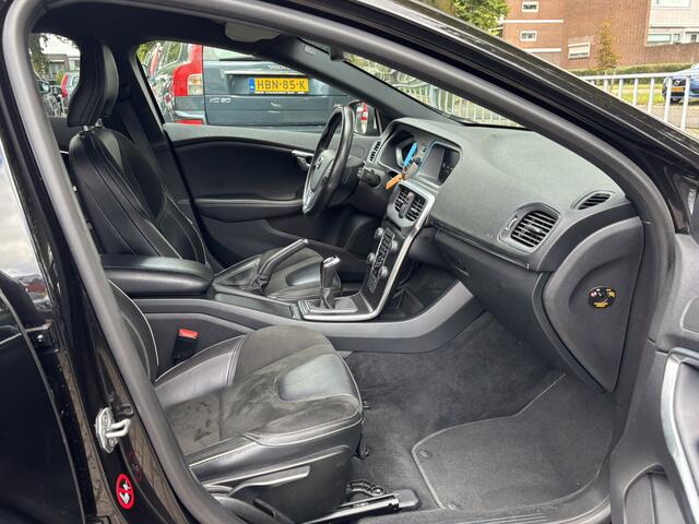 Volvo V40 2.0 T2 225pk R-Design PDC camera Stoelverwarming Heico