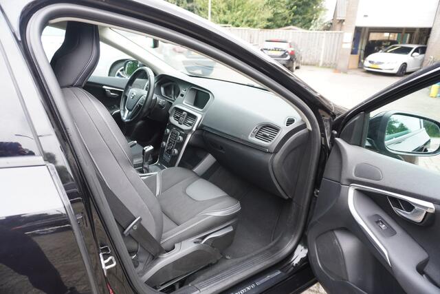 Volvo V40 2.0 D2 Nordic+ STANDKACHEL NAVI STOELVERWARMING