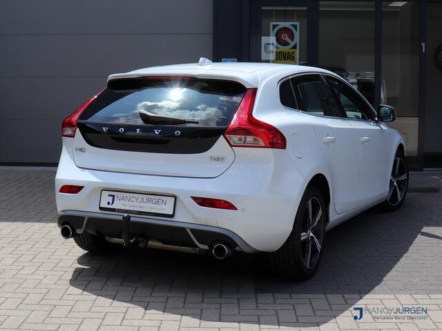 Volvo V40 2.0 T4 R-Design | Automaat | ECC | Leder Nappa | Navi Sensus | Camera | DAB | LED | Sound System | Keyless Start | Trekhaak |