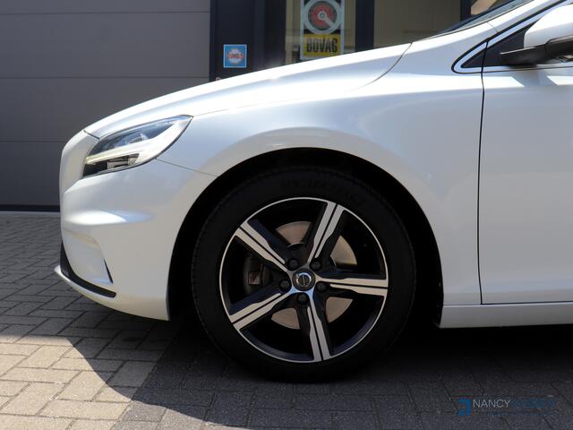 Volvo V40 2.0 T4 R-Design | Automaat | ECC | Leder Nappa | Navi Sensus | Camera | DAB | LED | Sound System | Keyless Start | Trekhaak |
