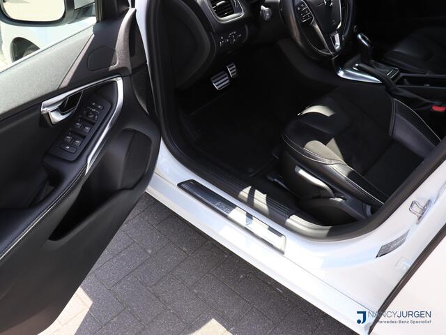 Volvo V40 2.0 T4 R-Design | Automaat | ECC | Leder Nappa | Navi Sensus | Camera | DAB | LED | Sound System | Keyless Start | Trekhaak |