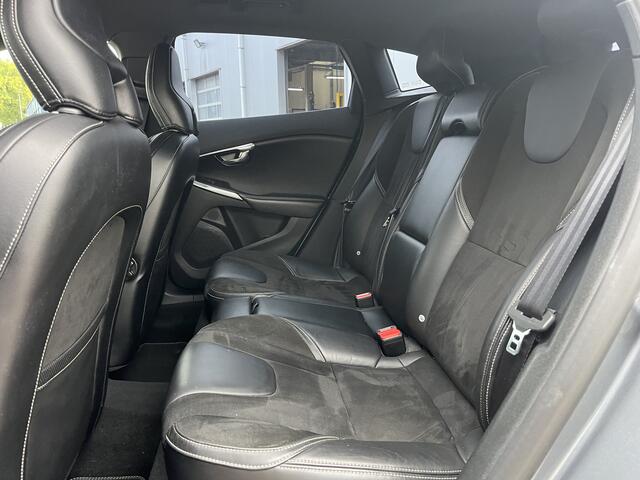 Volvo V40 2.0 D3 Business Sport | Nieuw Binnen! | Automaat | Stoelverwarming | Navi