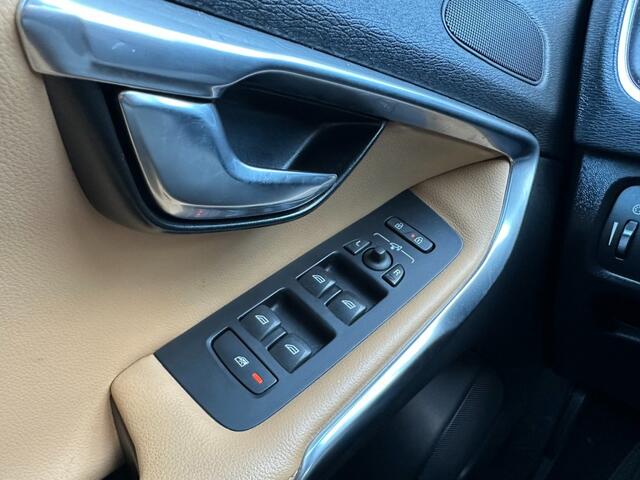 Volvo V40 Cross Country 1.5 T3 Polar+ Luxury / Pano / NAP